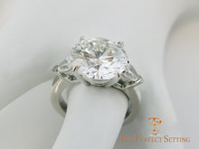 Load image into Gallery viewer, 7 ct graft round diamond pear 3 stone engagement ring side view