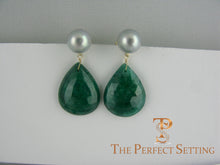 Load image into Gallery viewer, bridesmaid emerald pearl earring