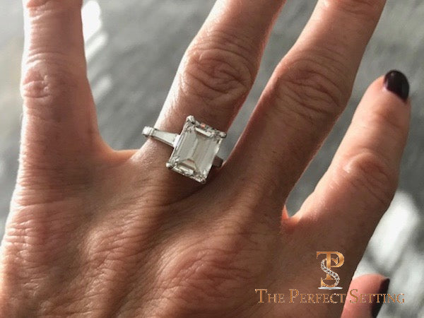 Large emerald diamond ring Clearance