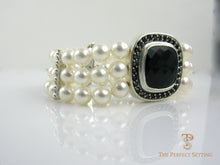 Load image into Gallery viewer, akoya pearl bracelet only and topaz clasp