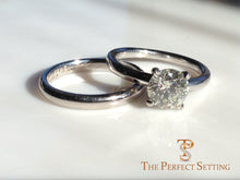 Load image into Gallery viewer, Classic Diamond Engagement Ring with wedding band