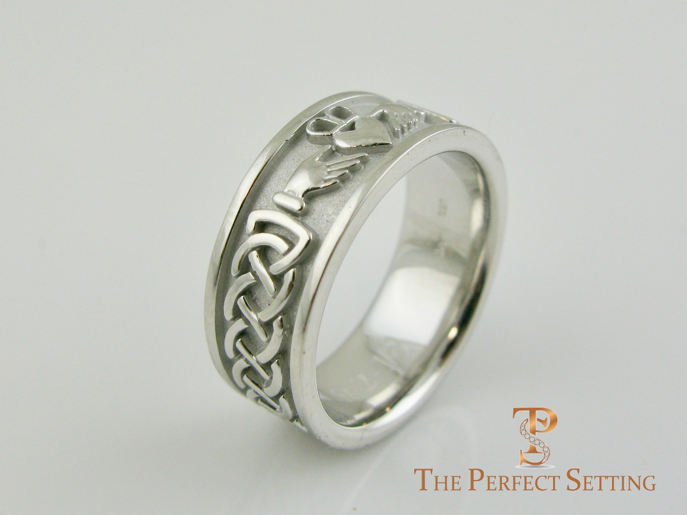 Claddagh Celtic Knot Mens Wedding Band