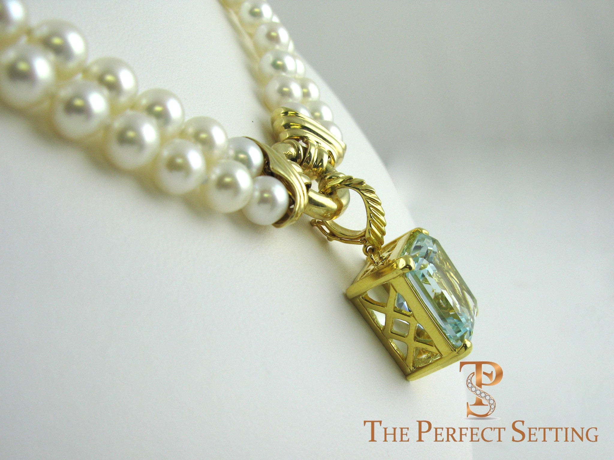 18K yellow gold Aquamarine Pendant sideways