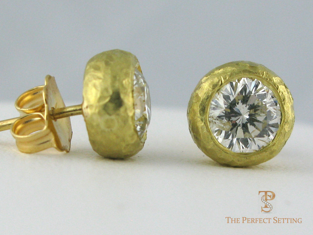 Diamond Studs 18K Gold Hammered Bezel Setting