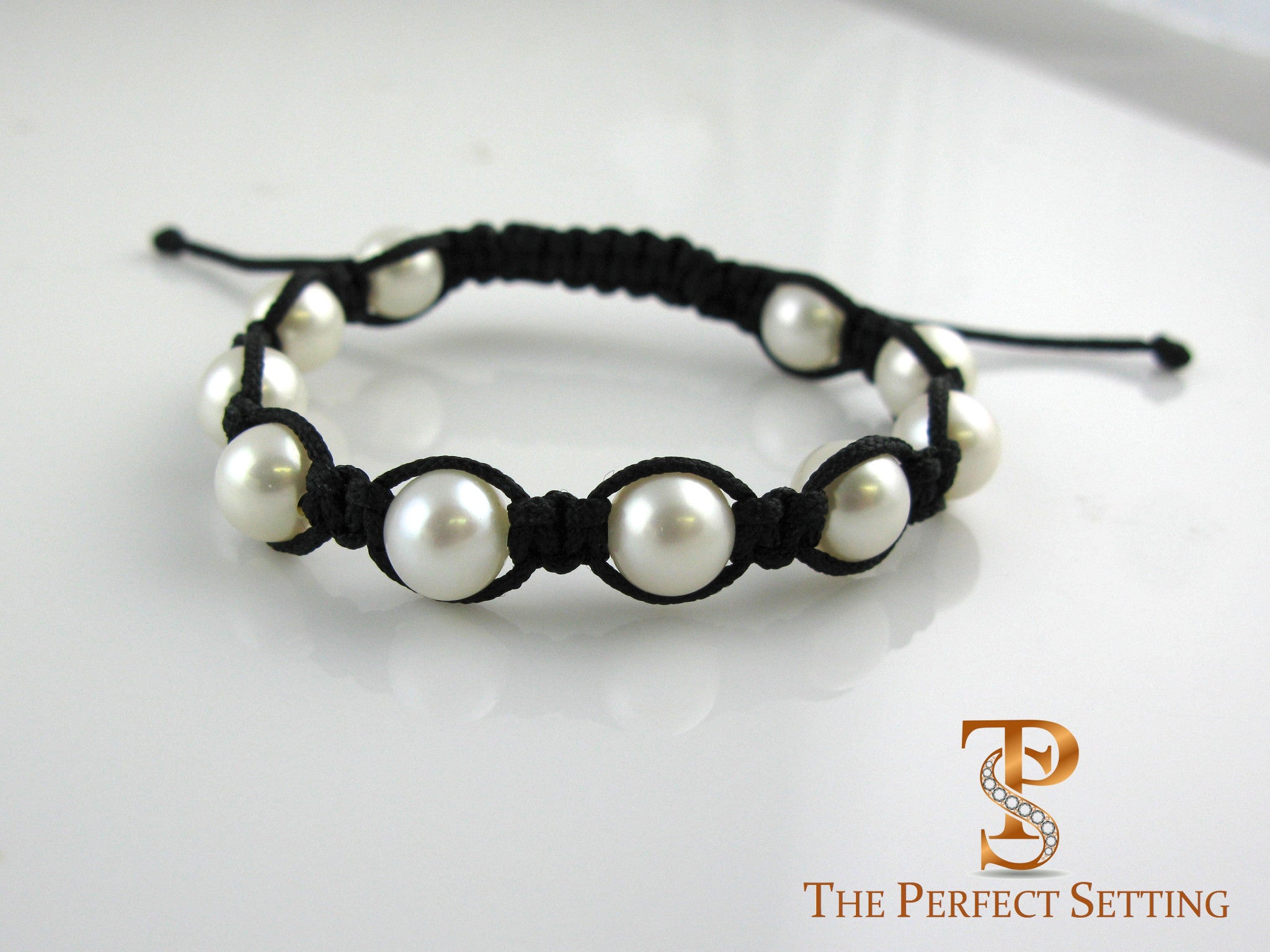 Pearl bracelet macrame cord