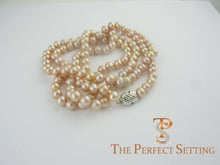 Load image into Gallery viewer, custom pink pearl 36&quot; necklace X gold clasp