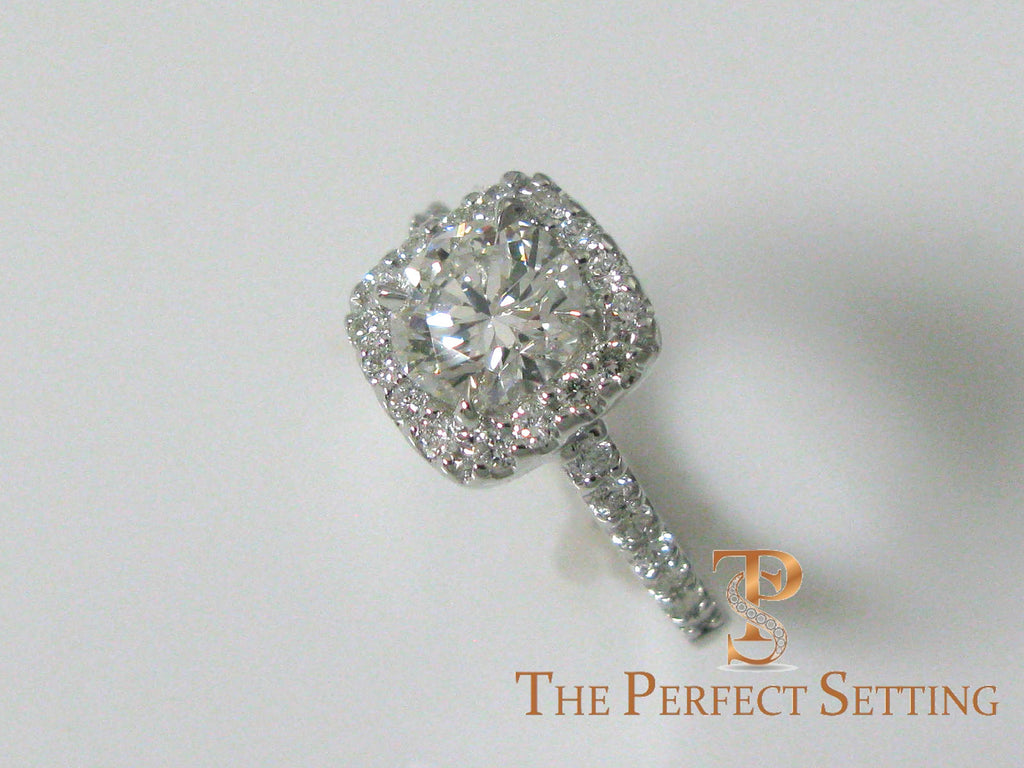 Cushion Halo Setting with Round Diamond