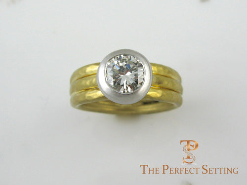 Signature ring with tapered band