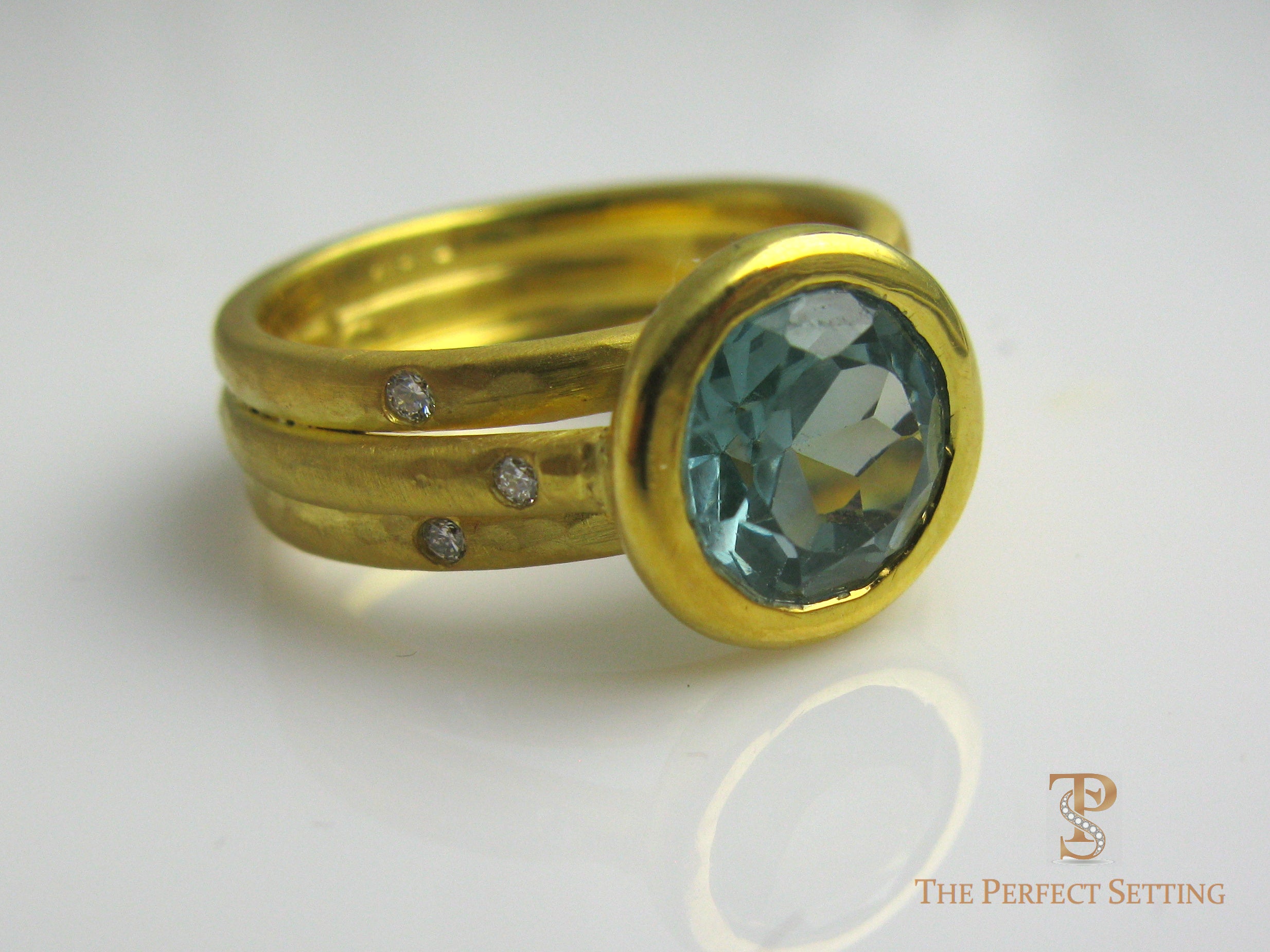 Topaz 18K yellow gold ring