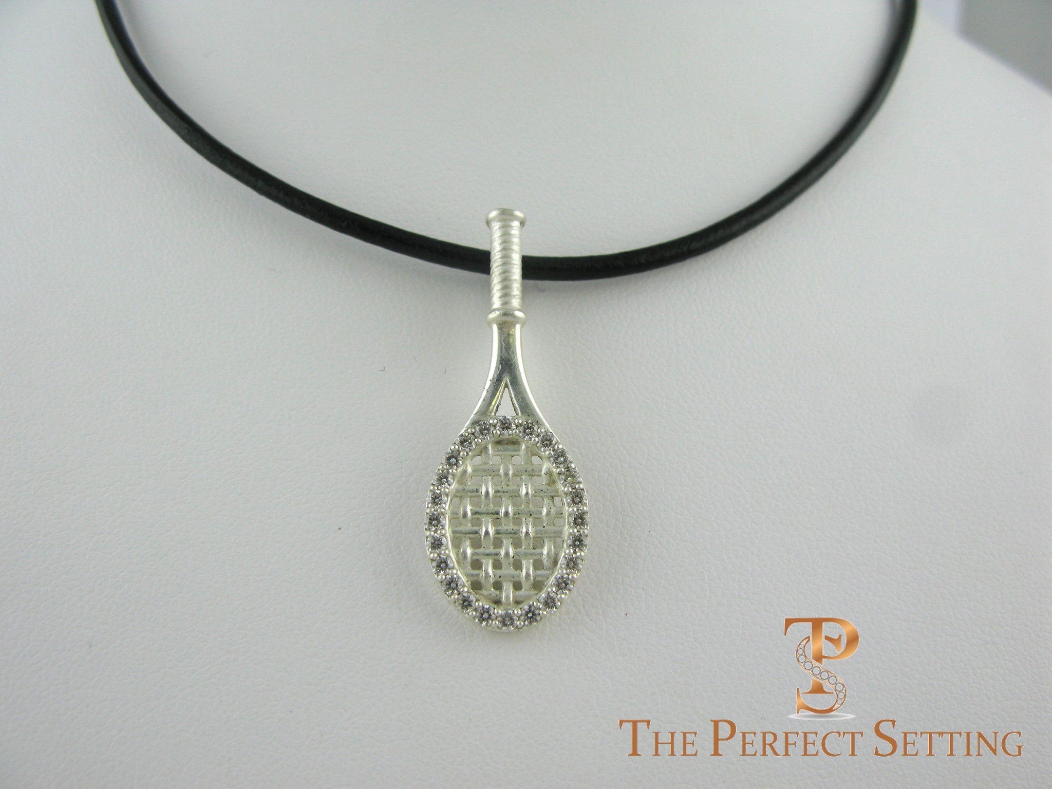 Tennis racquet 18K white gold pendant diamonds leather cord