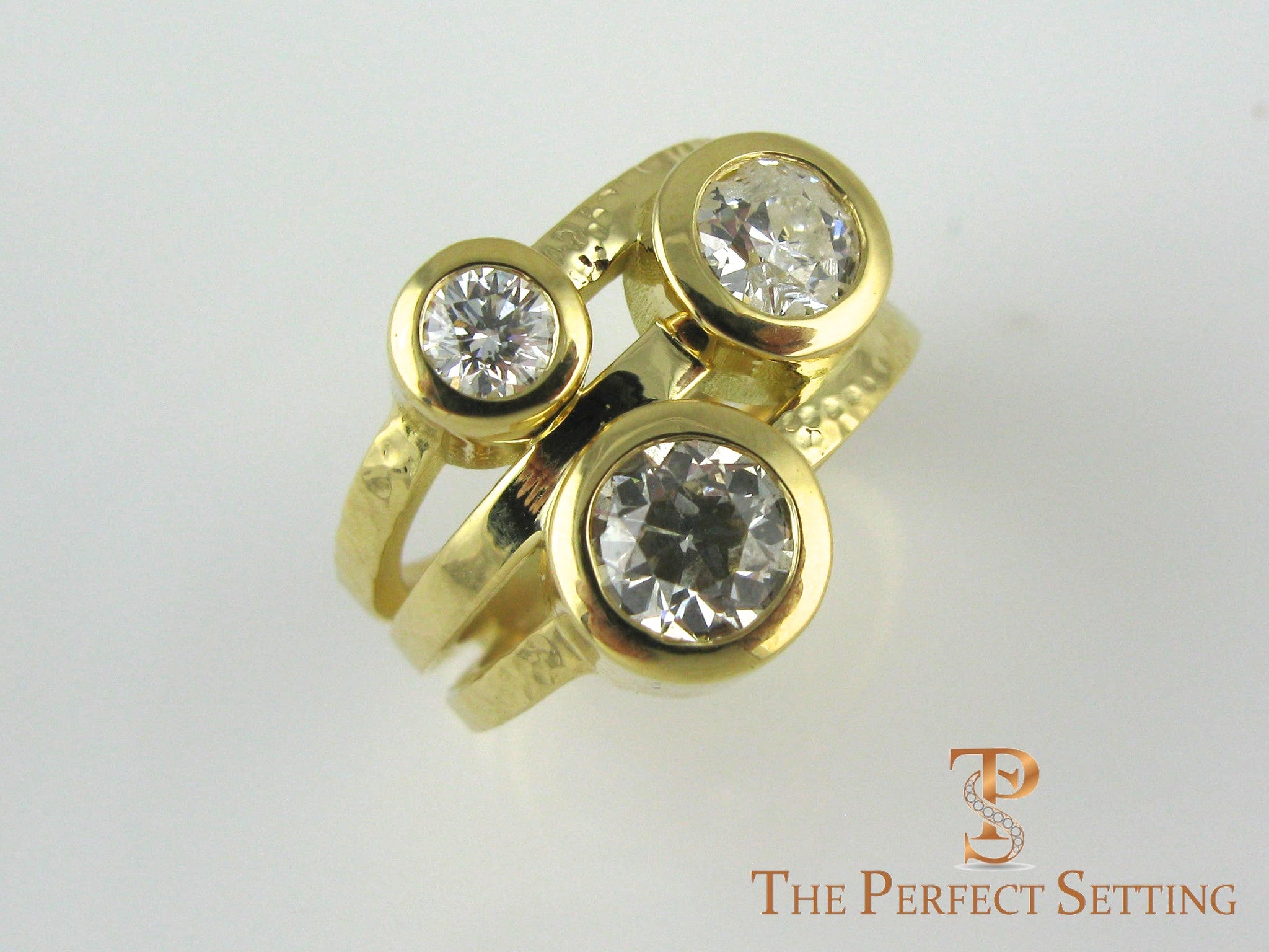 Three Stone Bezel ring 18K yellow gold