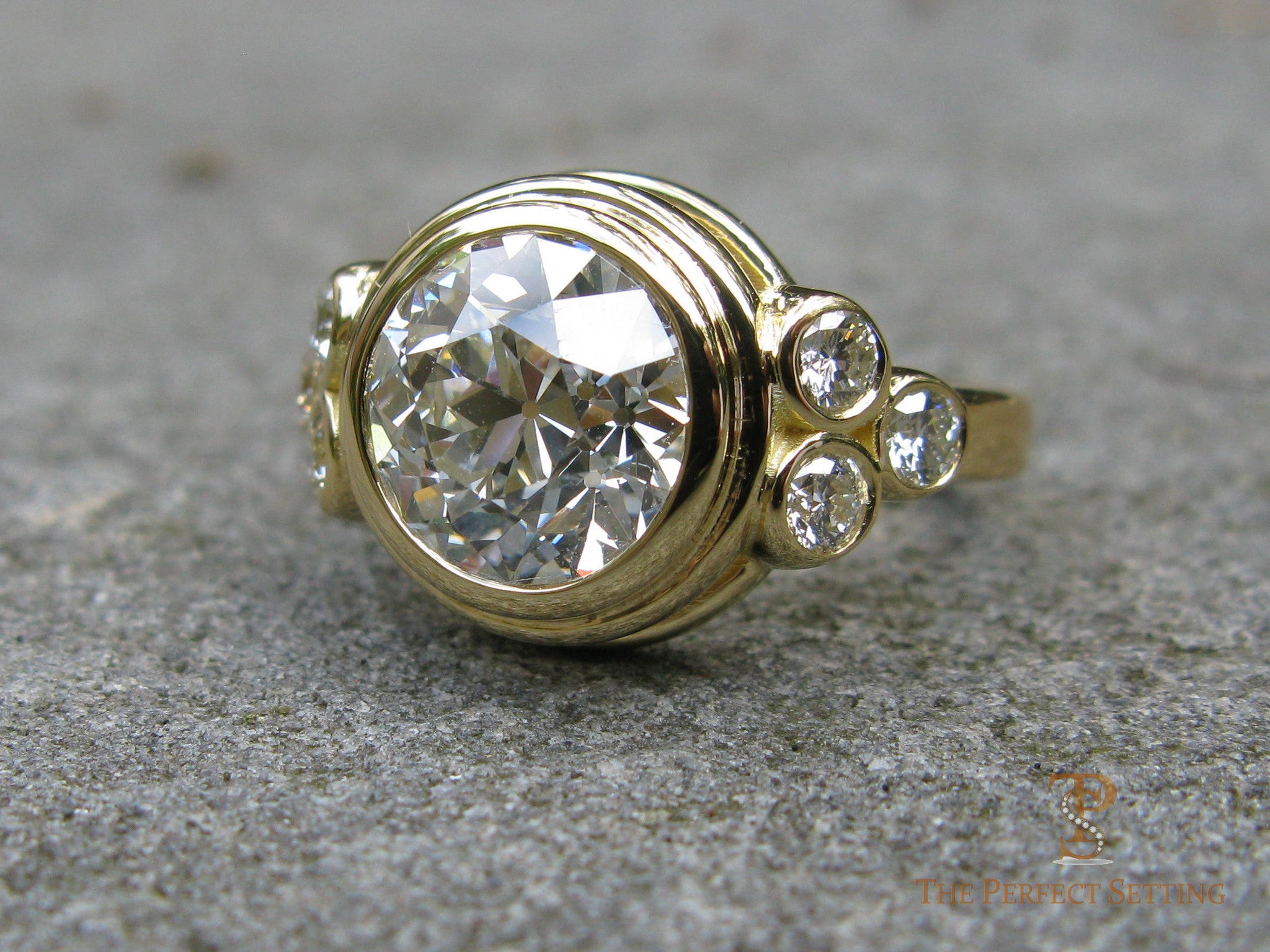 Bezel set diamond ring Outlet
