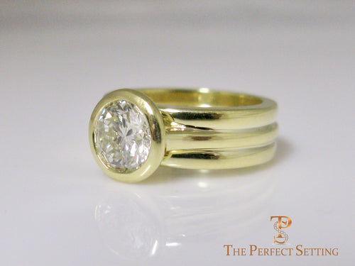 Bezel Set Diamond 18K Green Gold Custom Signature Ring