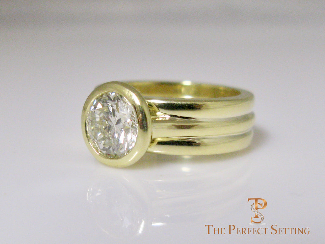 Bezel Set Diamond 18K Green Gold Custom Signature Ring