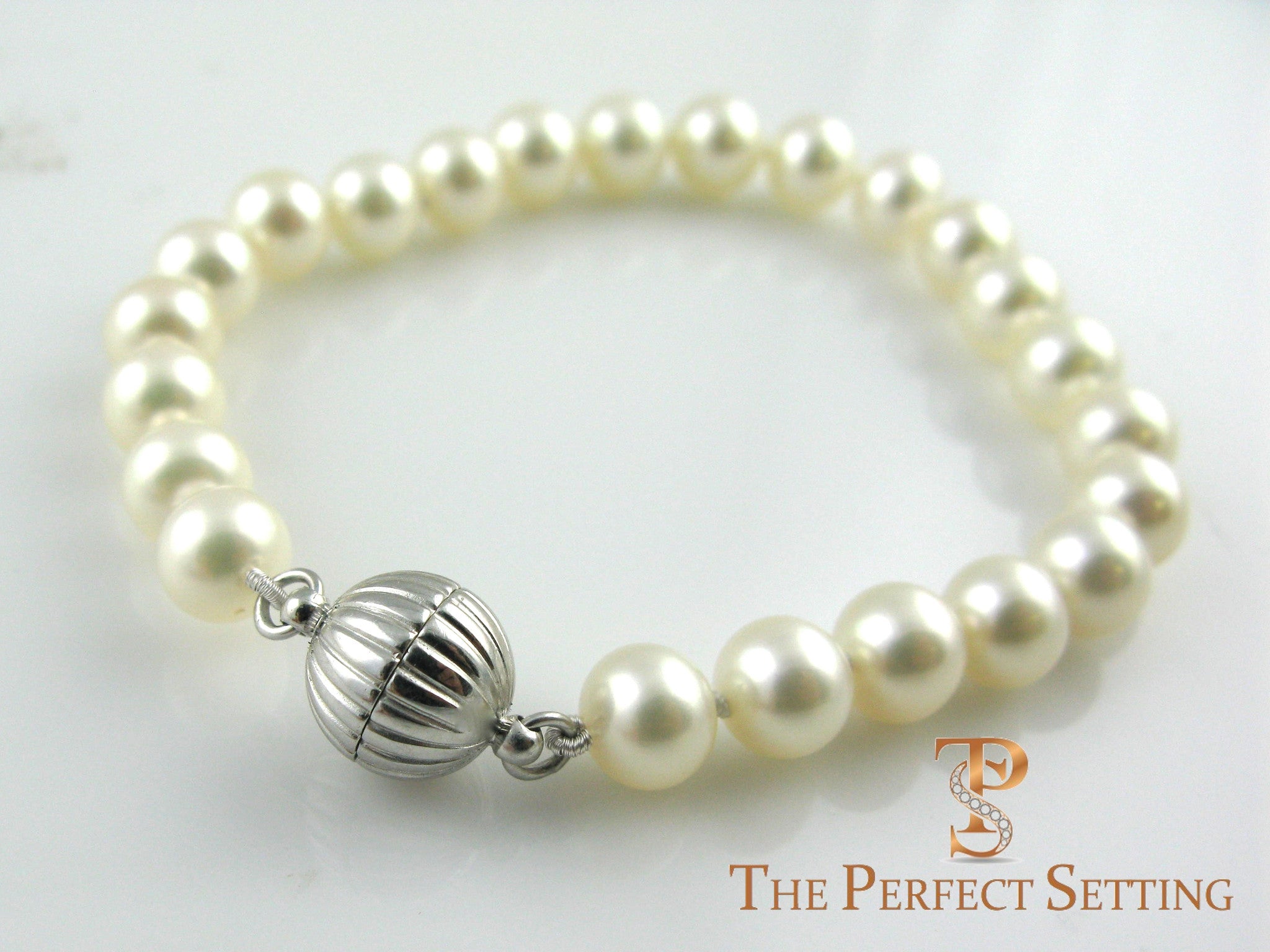 Cultured Pearl Bracelet with Magnetic Ball Clasp