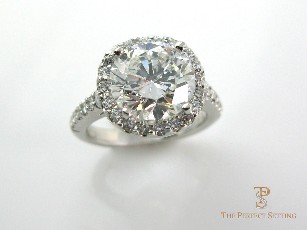 Round Brilliant Diamond Halo Ring