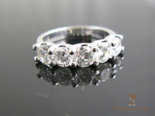 Load image into Gallery viewer, 5 stone round diamond wedding band