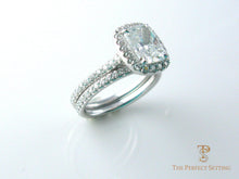 Load image into Gallery viewer, Princess Diamond Halo Ring with wedding band