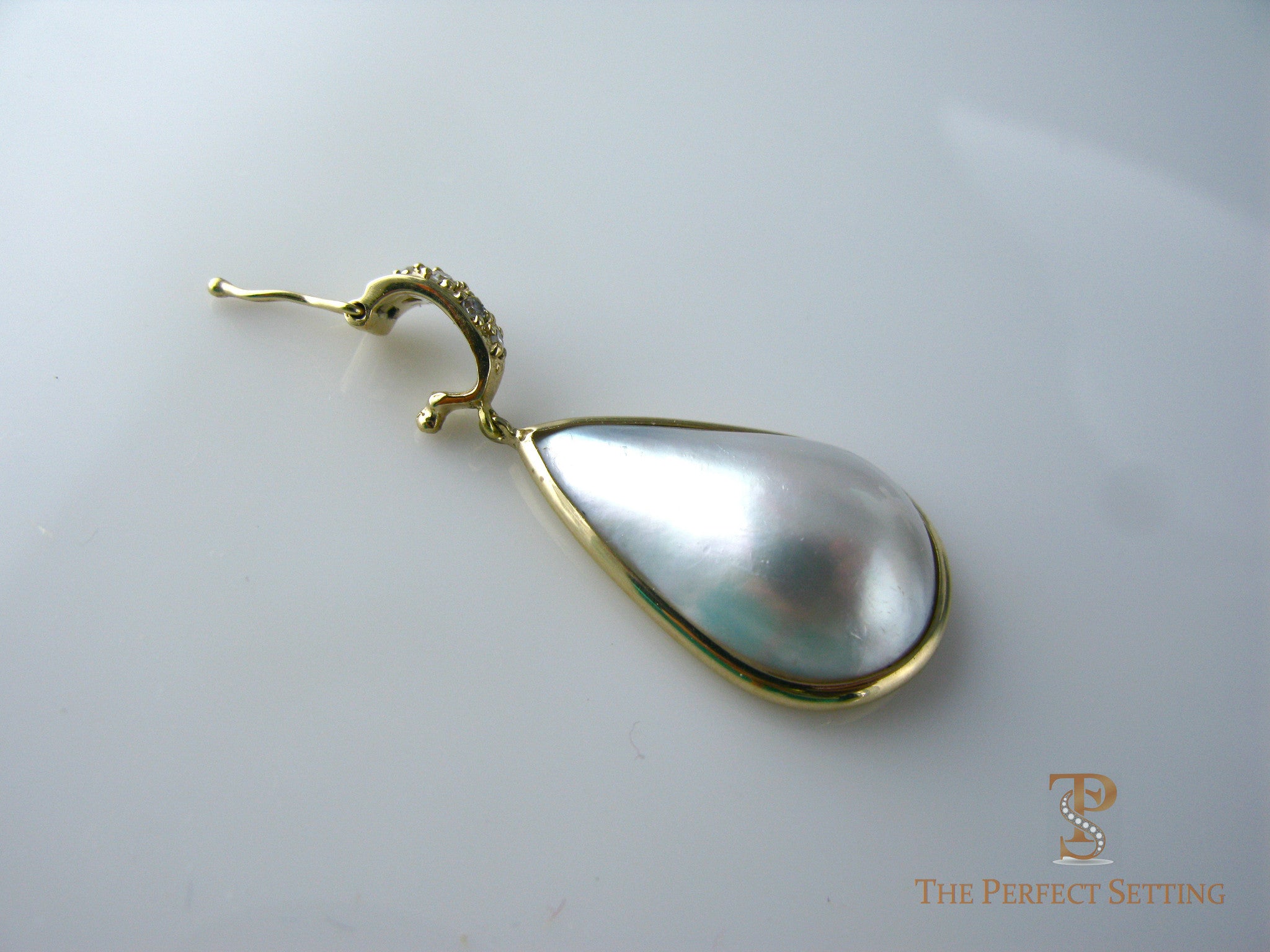 Mabe Pearl Pendant on Enhancer